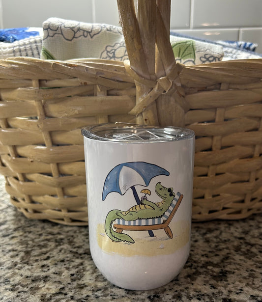 Wine tumbler Gator at the beach